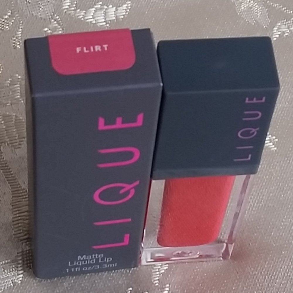 LIQUE Matte Liquid Lipstick Flirt NIB - Picture 2 of 2